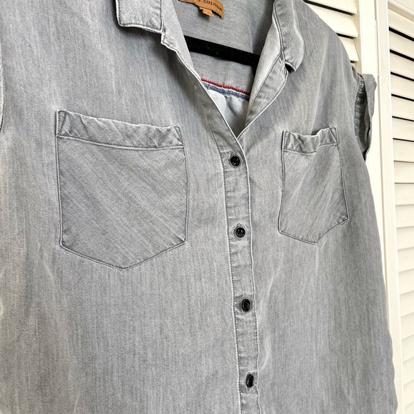 Jachs Girlfriend tencel button down, size XS (but fits up to a medium) - Picture 3 of 5